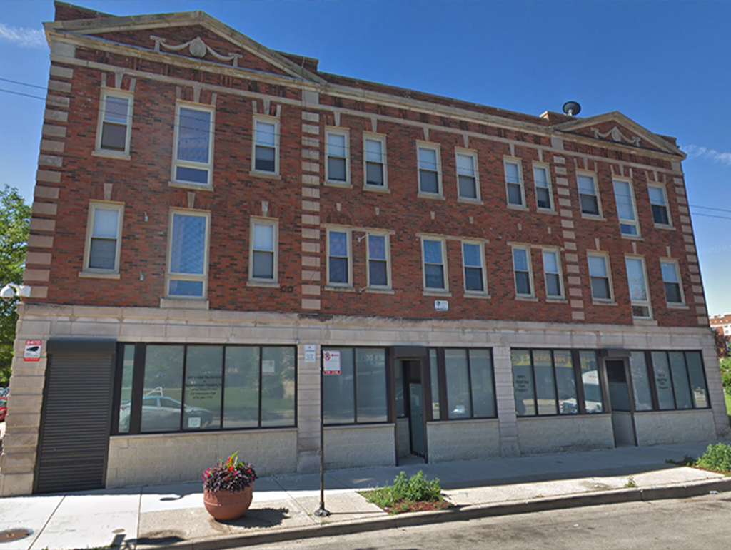 2453 E 75th Street Chicago, IL