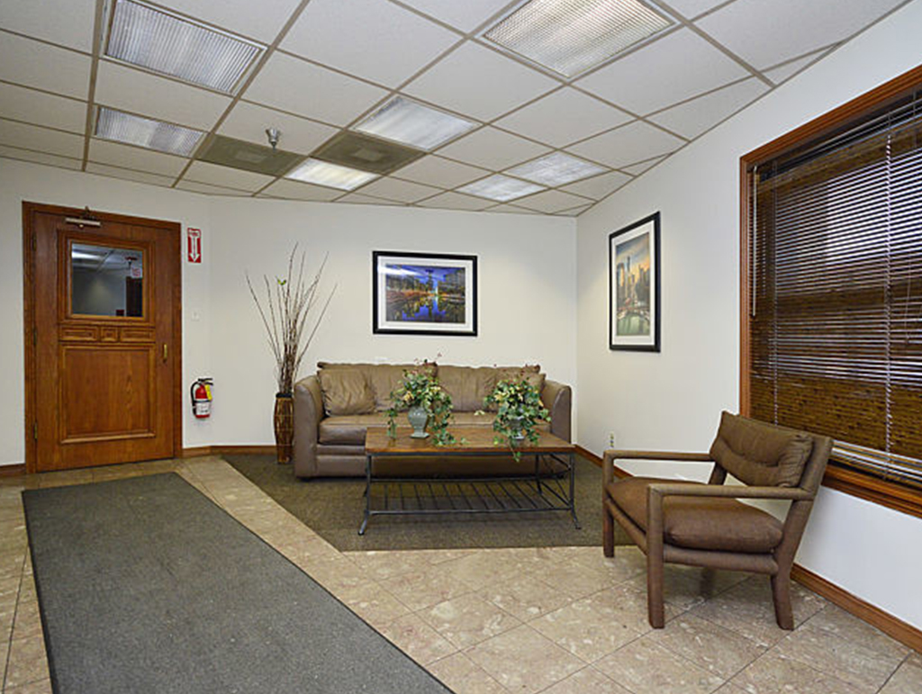 3924 W Devon Ave, Lincolnwood, IL 60712