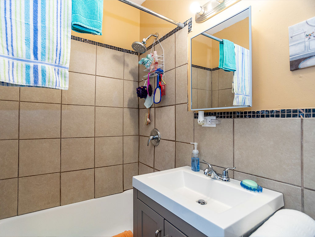 1256 N. Lockwood Ave. Chicago IL 60651