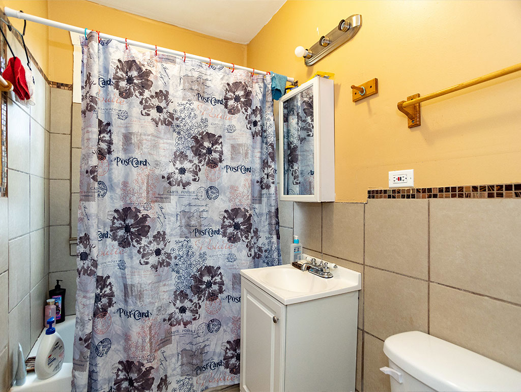1256 N. Lockwood Ave. Chicago IL 60651