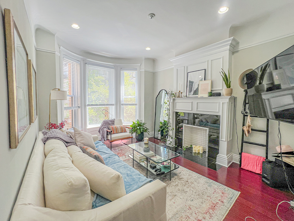 10-12 W Chestnut St, Chicago, IL 60610-3362