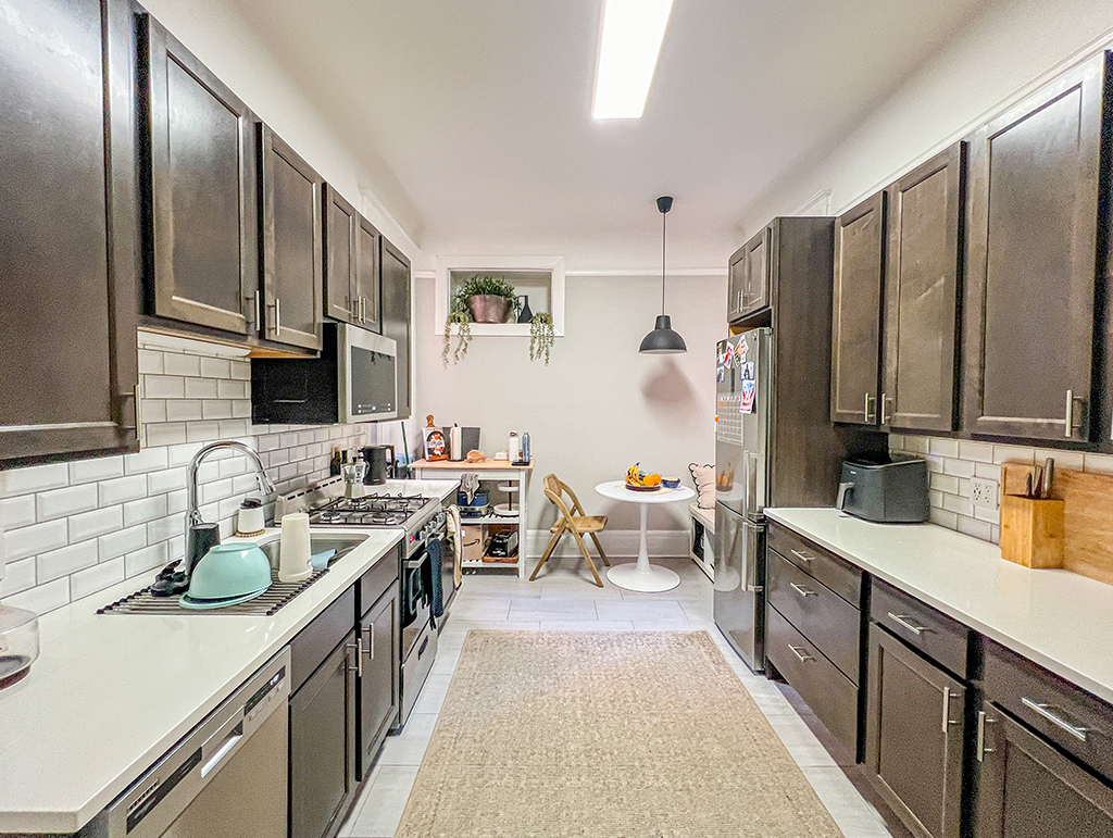 10-12 W Chestnut St, Chicago, IL 60610-3362