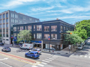 245 W North Ave Chicago, IL 60610