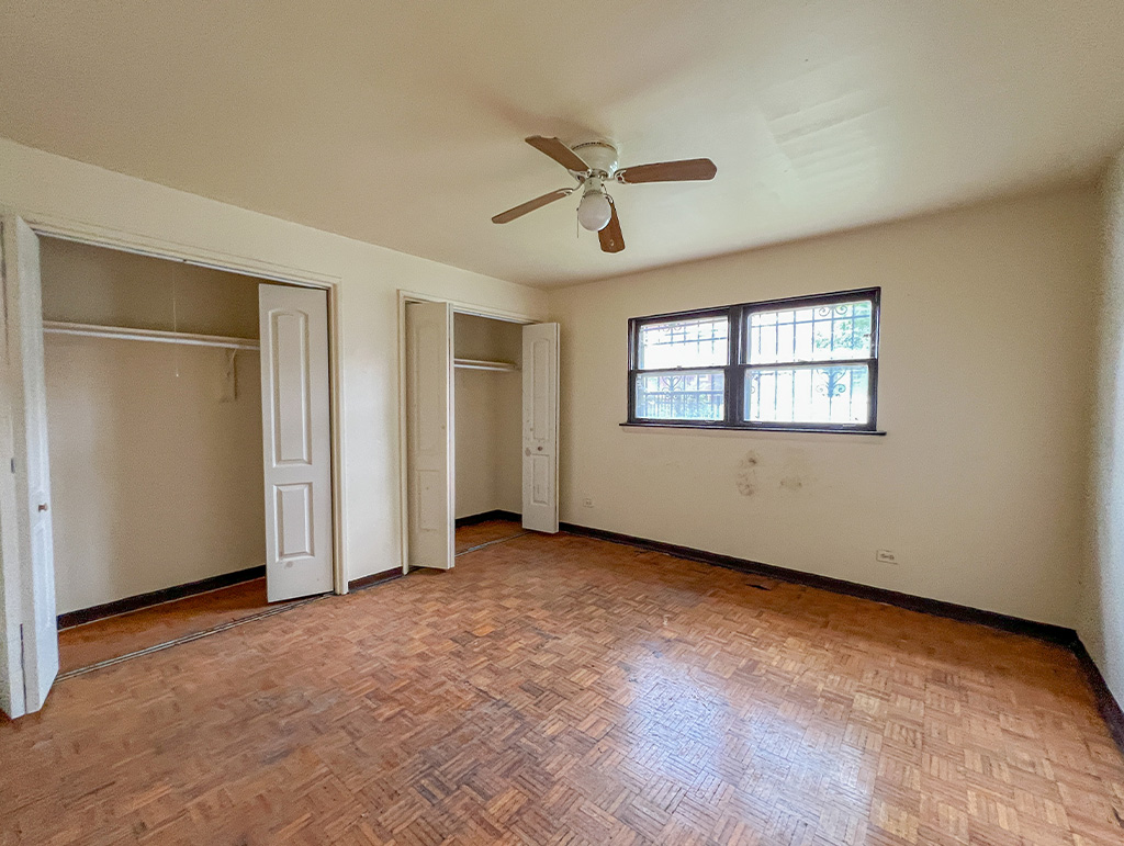 7727 S Colfax Ave Chicago, IL 60649