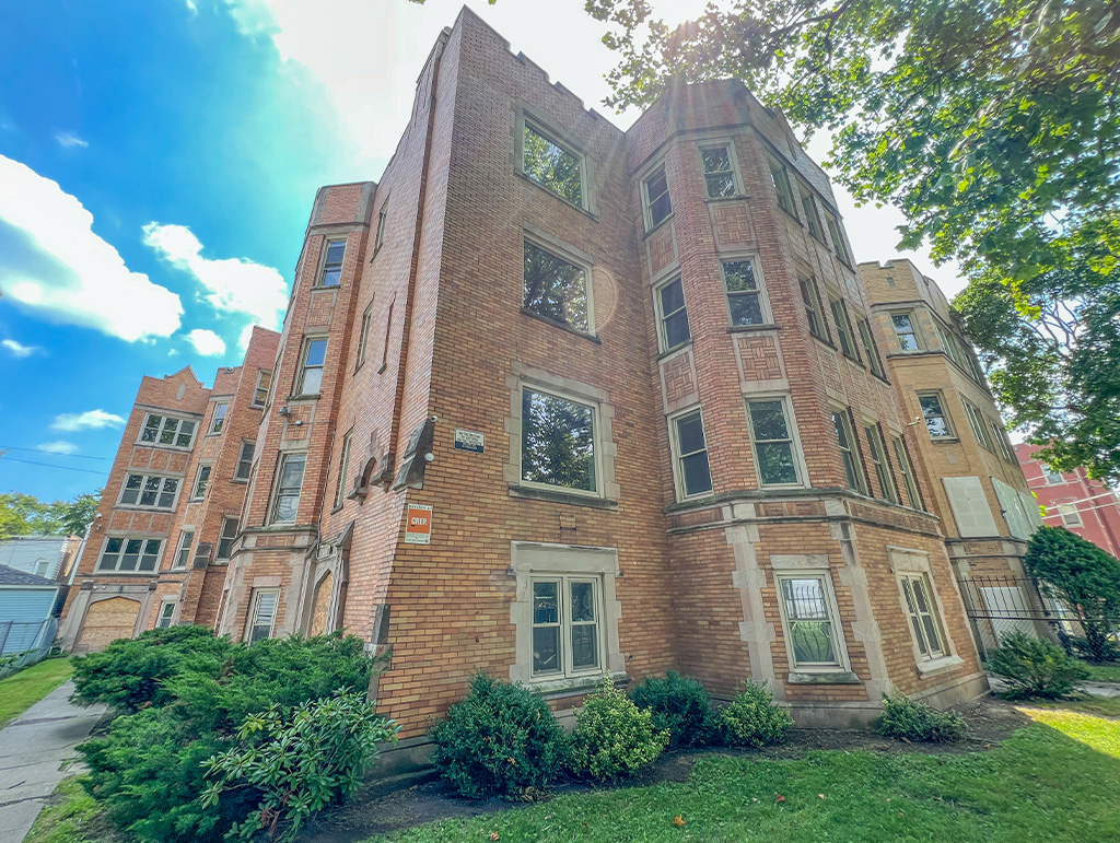 7951 S Muskegon Ave Chicago IL 60617