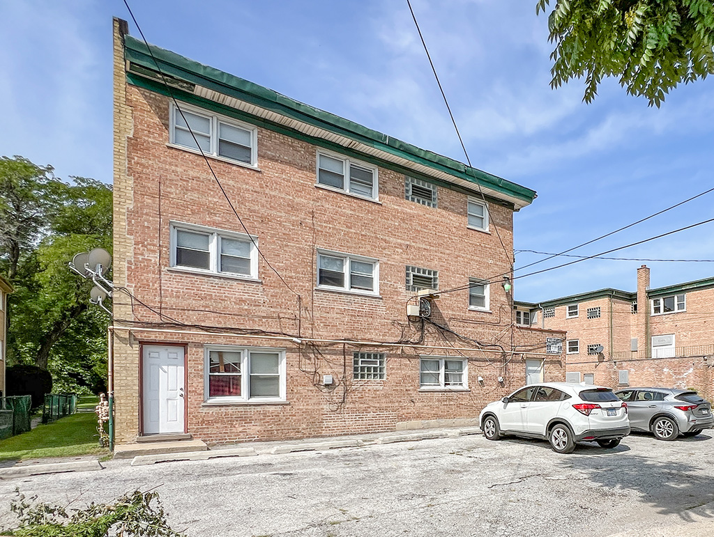 8743 S Beverly Blvd Chicago, IL 60620