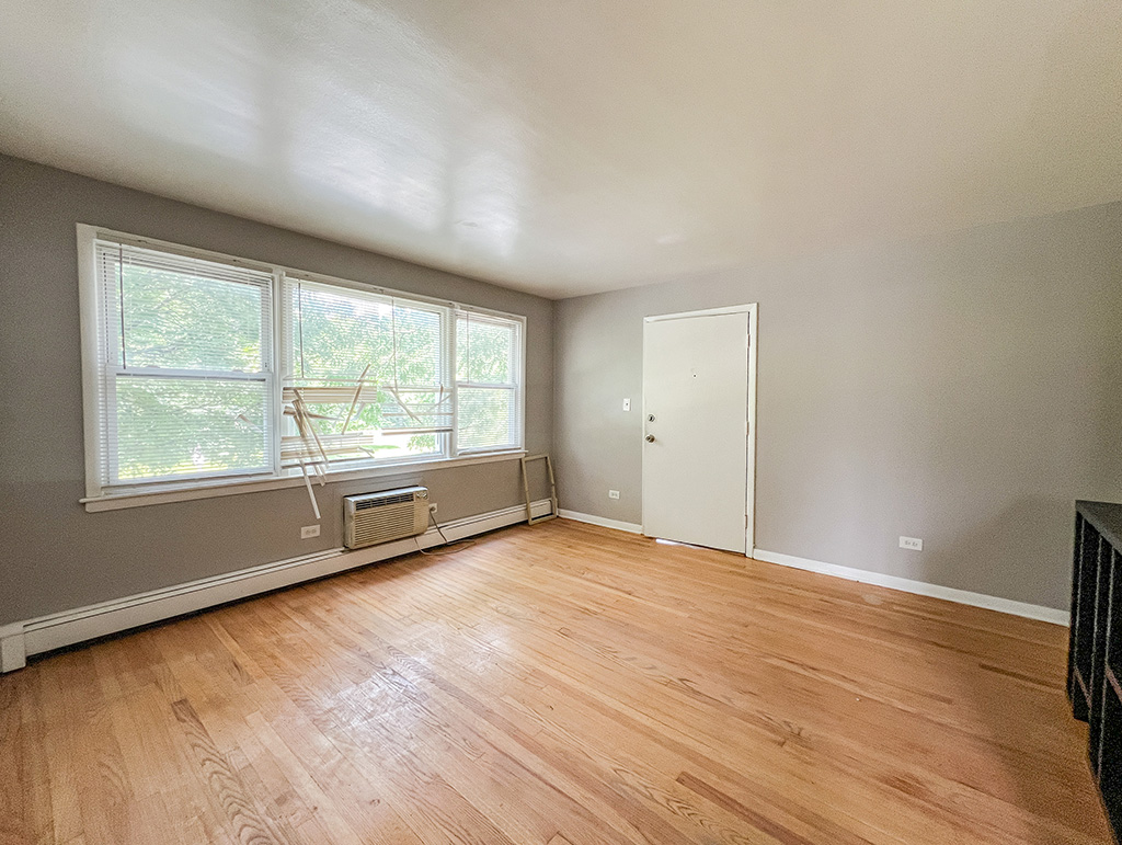 8743 S Beverly Blvd Chicago, IL 60620