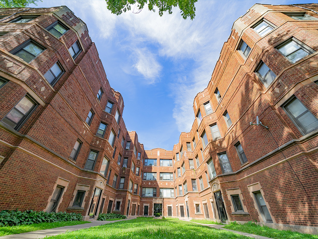 7646 S Ingleside Ave Chicago, IL 60619