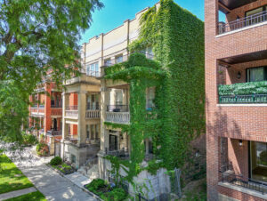 4320 S Michigan Ave, Chicago, IL 60653
